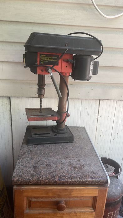 Сверлильный станок