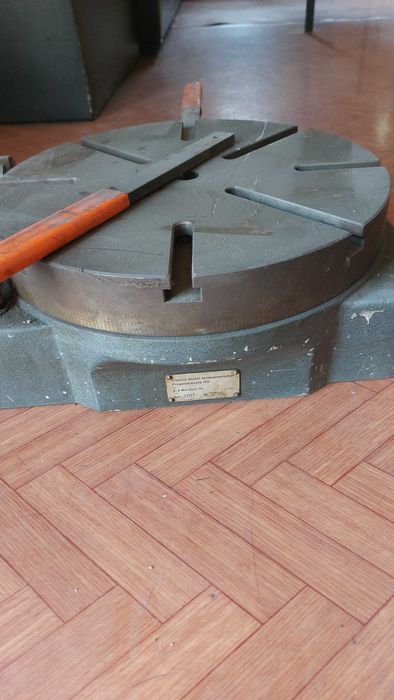 Въртяща маса DECKEL,Нишкова ерозия-уред за установяване и оборудване