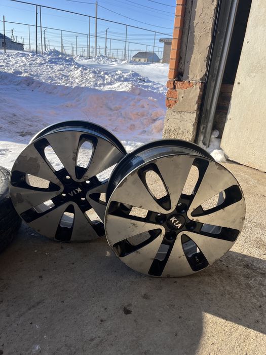 Титанка киа хорошом состояние.    …………………………………………