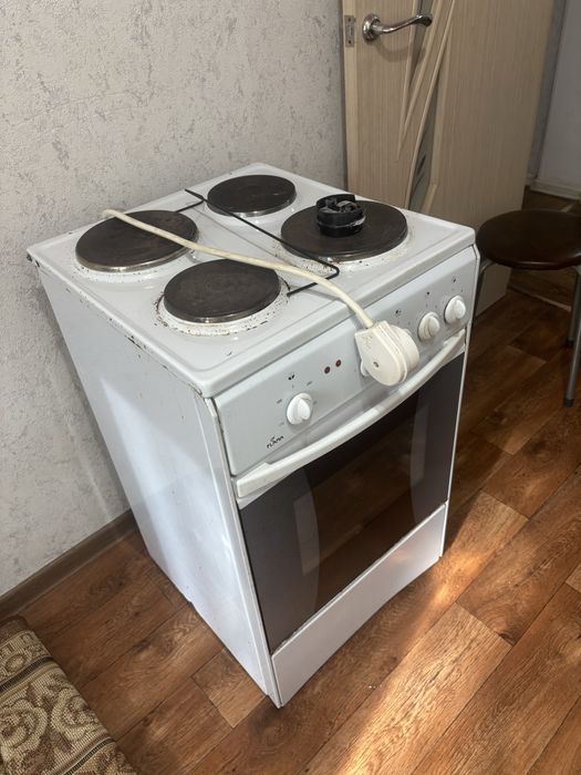 Продается эл. плитка Б/у