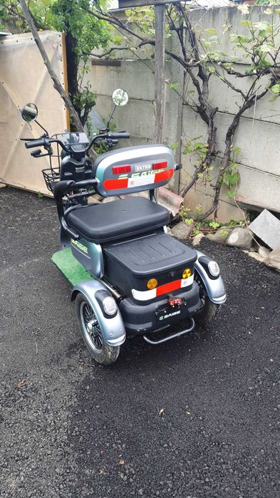 Triciclu electric Saige 2