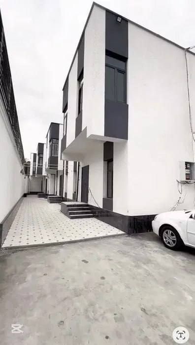 Продаётся коттедж два этажа + подвал площадь 240м2. 140,000 торг есть.