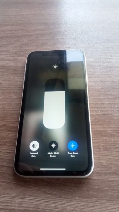 IPhone XR  128ГБ белый.