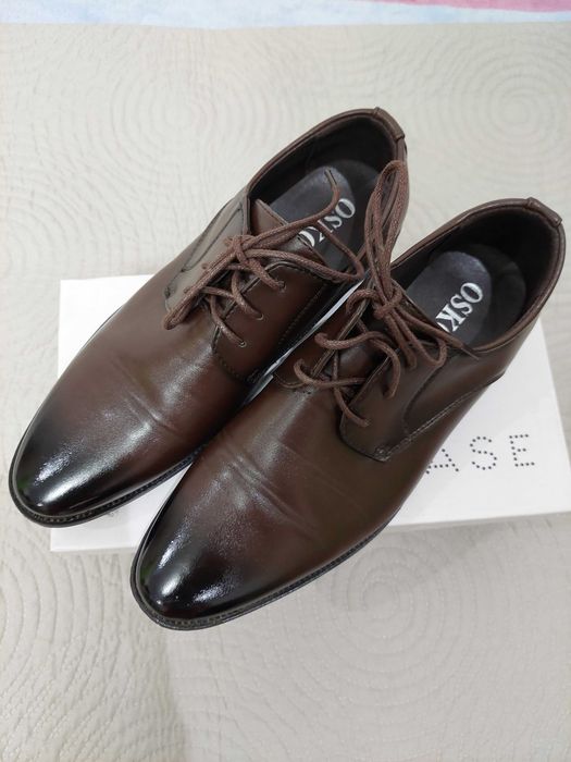 Vand pantofi maro baieti marime 38
