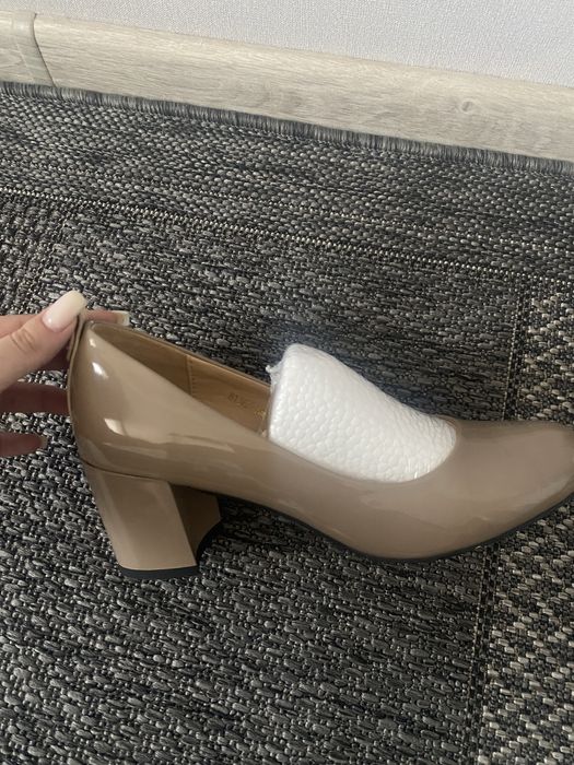 Туфельки Бежевые Лакированные