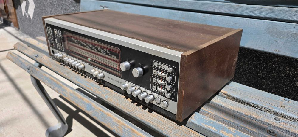 Антикварная Стационарная транзисторная радиола "Мелодия-101-стерео"