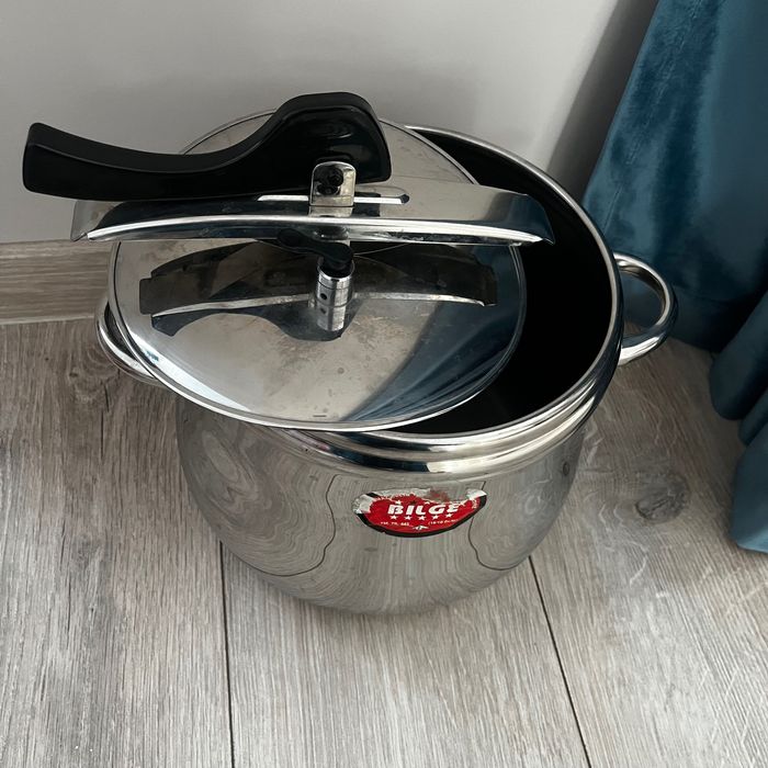 9 литра нова тенджера под налягане