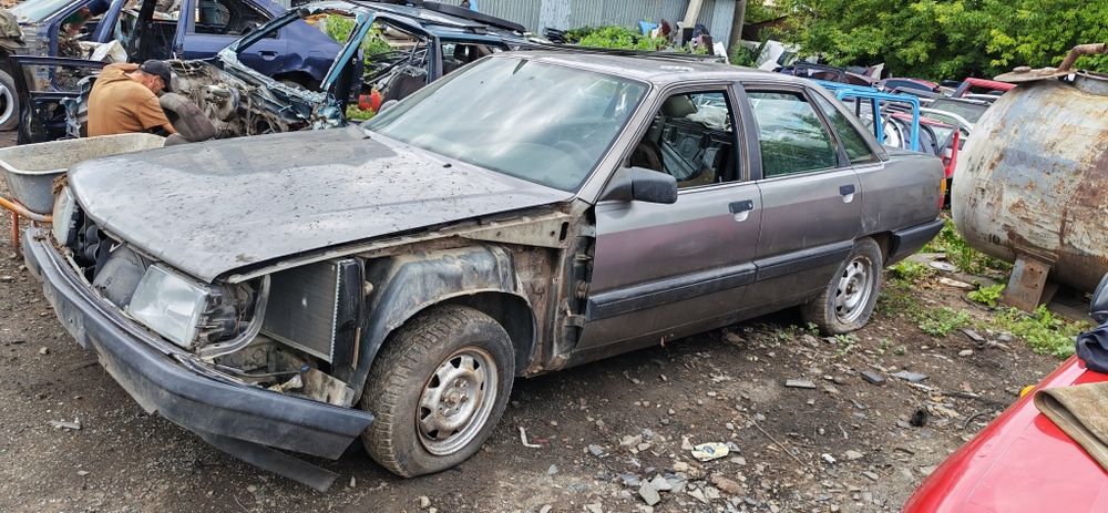 Ауди 100 по запчастям