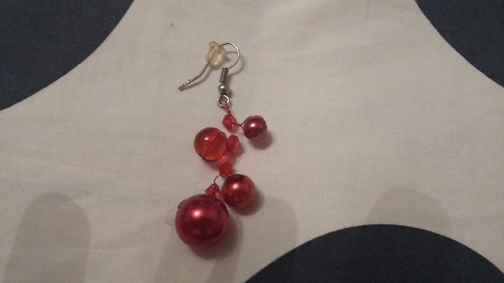 Красиви КОЛИЕ с ОБИЦИ-камъни и мъниста-комплект в червено