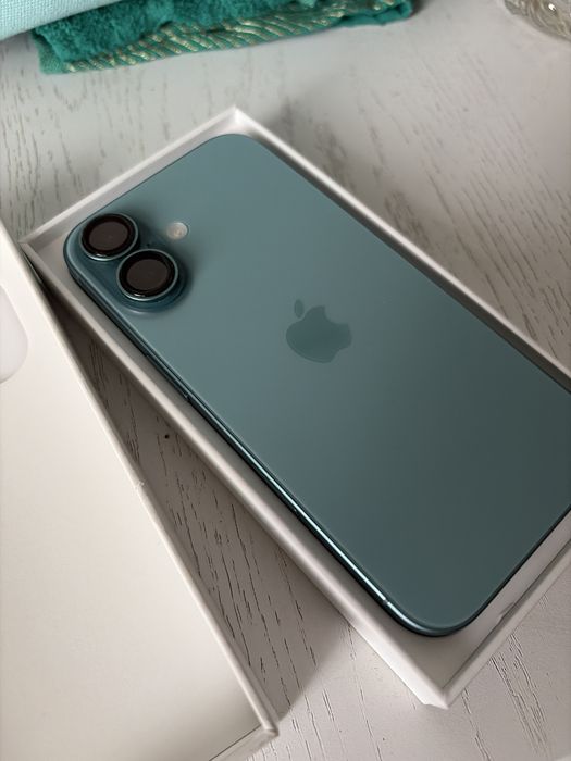 продаю iPhone 16 , 256гб