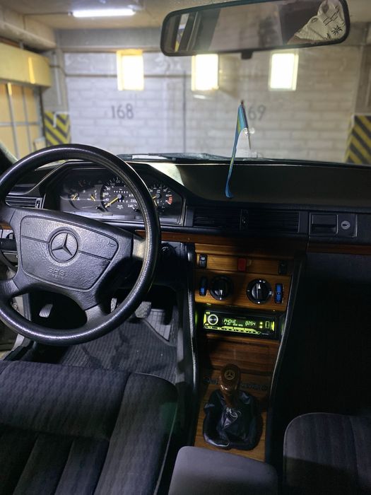 Продам мерс 124 Е200 плита матор 2.0 обьем.