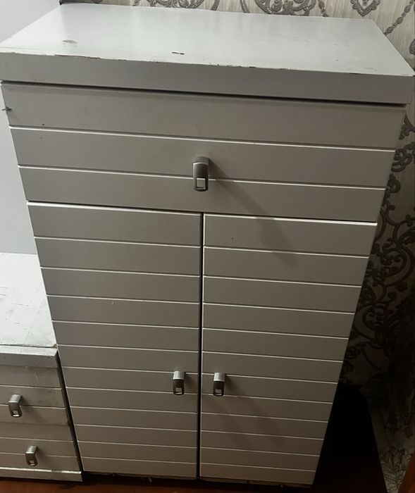 Продам небольшой шкаф