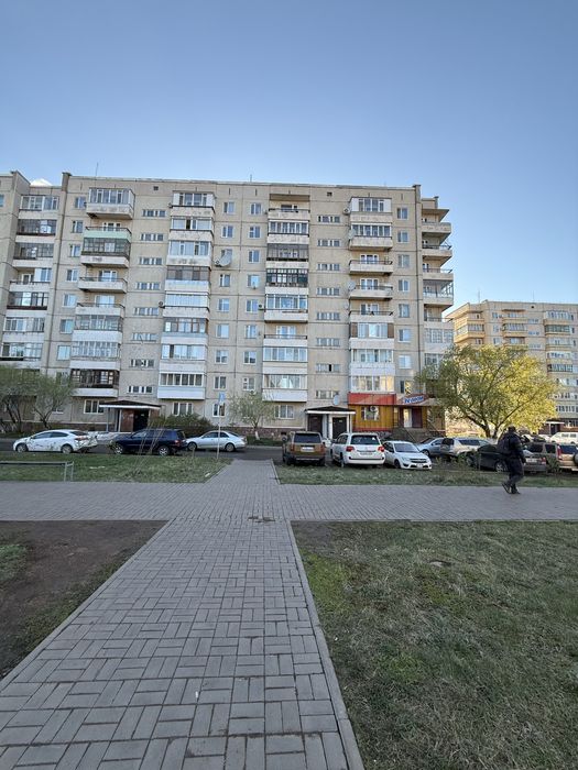 Продается квартира 3-комната мкр 6-86