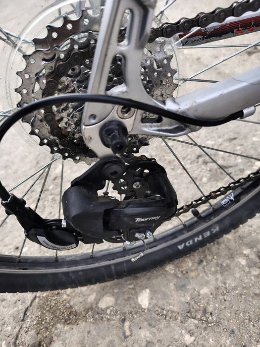 Bicicleta Carrera Parva roti 27.5. Cadru Aluminiu