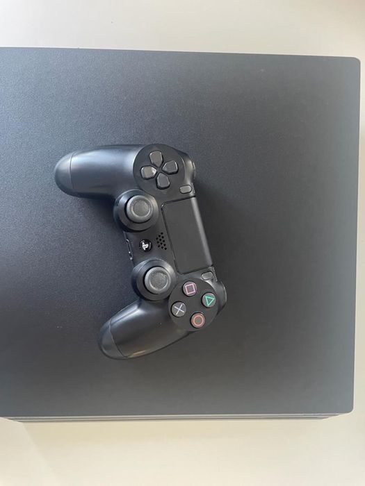 Продам PlayStation 4 pro