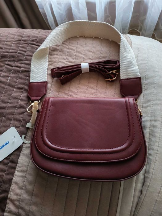 НОВА кожен чанта за рамо LC Waikiki цвят бордо