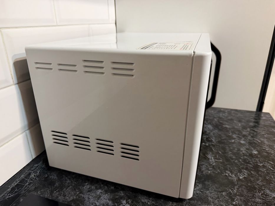 Микроволновая печь Samsung MS23F301TAW
