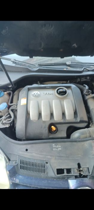 Продавам Голф 5 1.9 105кс. на ЧАСТИ, както и ВСЯКАКВИ други Голф 5ци