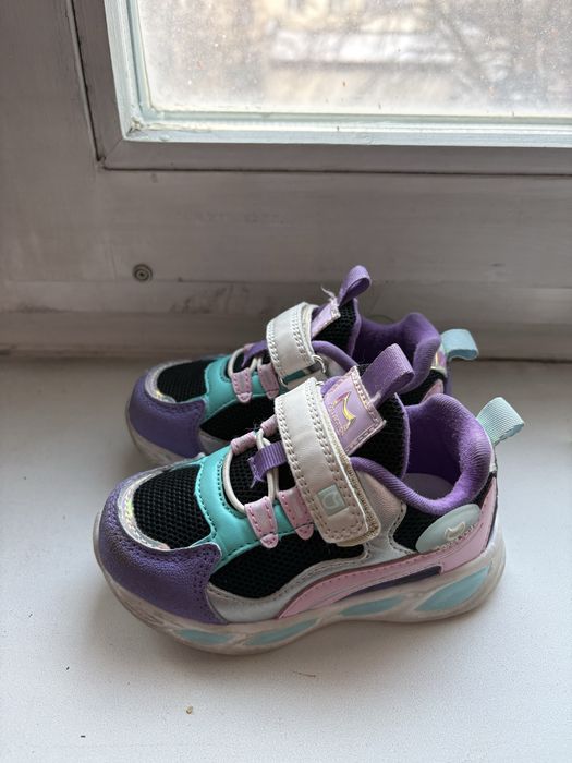 Кроссовки детские б/у 23 размер