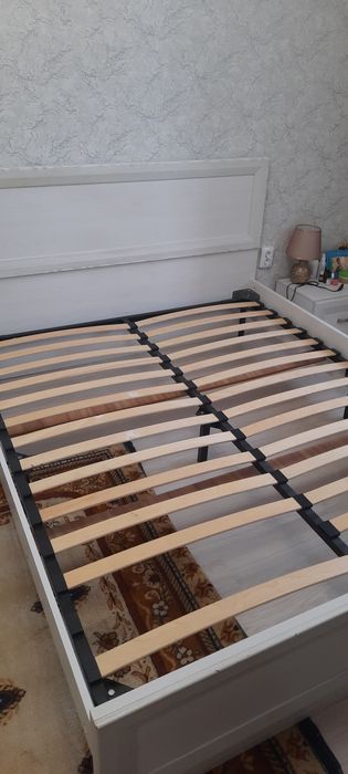 Продам кровать с матрасом