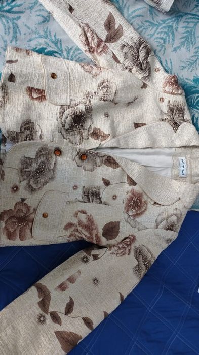 Продам костюм 8000