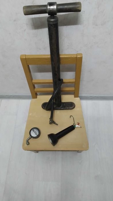 Насос и инструменты для авто техники (из СССР).