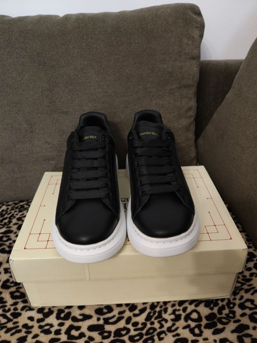 Alexander McQUEEN negru cu alb