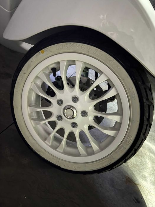 Vespa 125 Justin Bieber