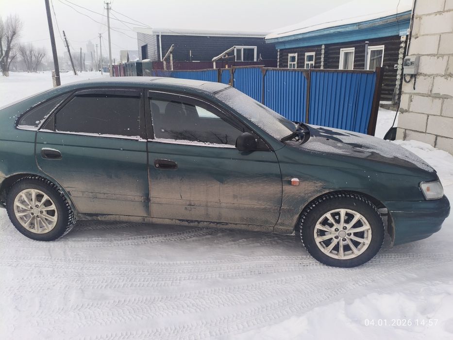 Продам автомобиль Тойота Карина е