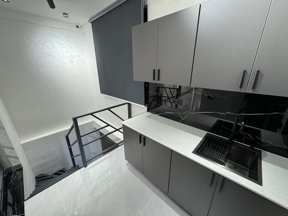 стадион Старт - Продается нежилое помещение вдоль дороги 215м2