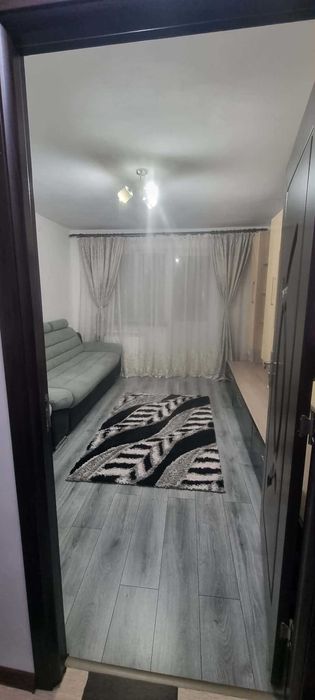Vând apartament cu 3 camere decomandat