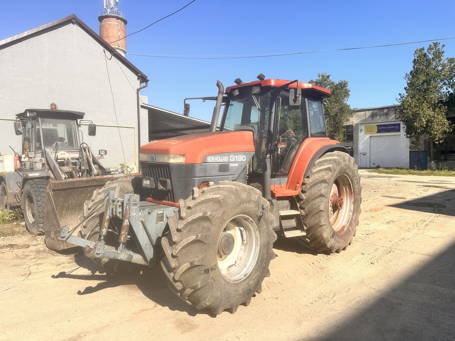 Dezmembrez tractor New Holland G190
