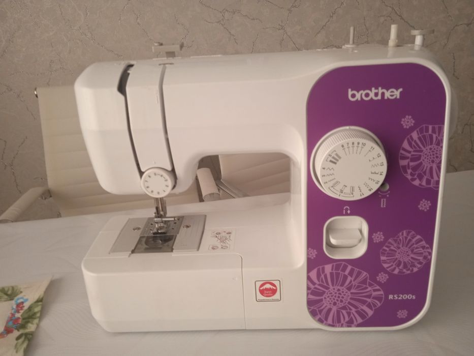 Швейная машина brother