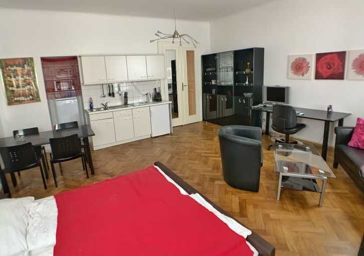 Дава се под наем Едностаен апартамент в Пловдив, Кършияка - 45 кв.м за 265.2 € - Снимка #1