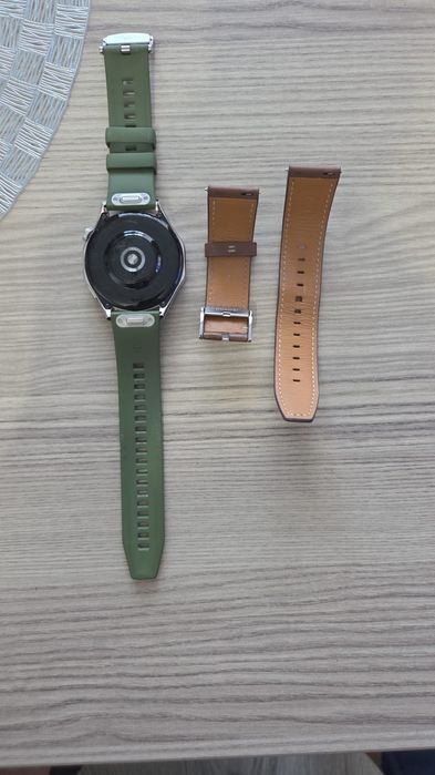 Smartwatch Huawei GT4, in Garantie, putin folosit