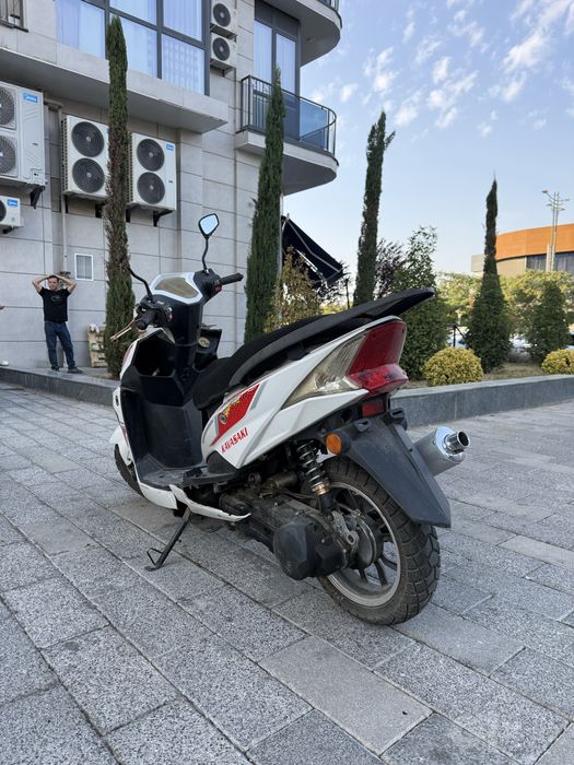 Скутер Kawasaki 150 кубов