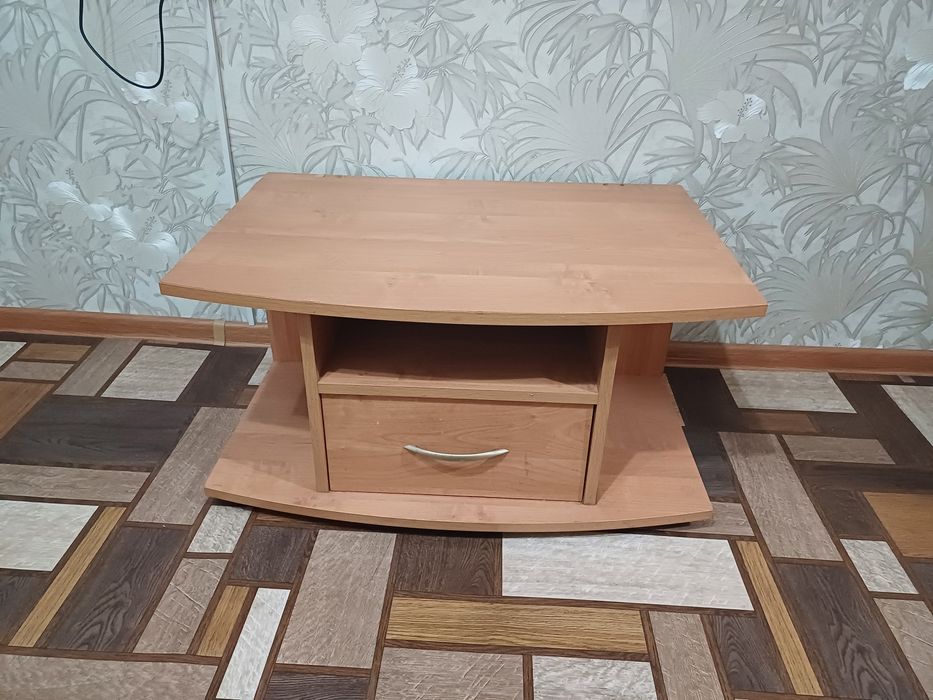 Тумба под тв, столик