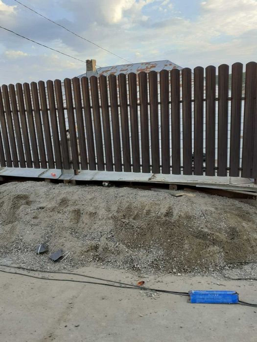 Garduri din sipca metalica si alte modele (jaluzele, tabla, plasa BCA)