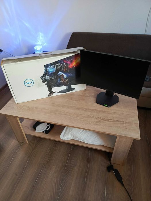 Продавам гейминг монитор Dell G2422HS