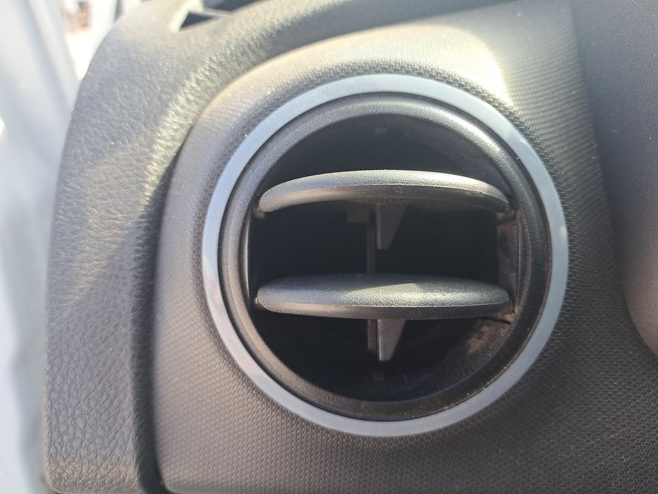 Grila aerisire stanga Dacia Logan 2 [Fabr 2012-2020] OEM