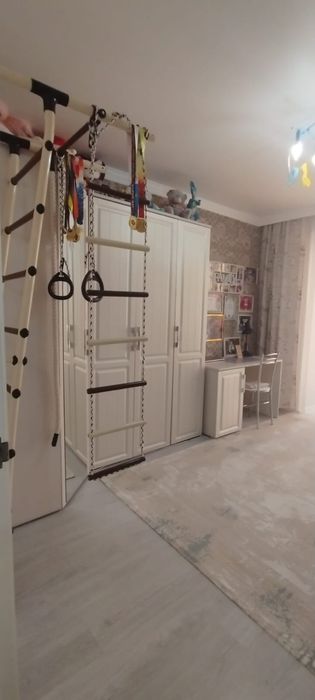 Продам 4-комн квартиру на Муканова