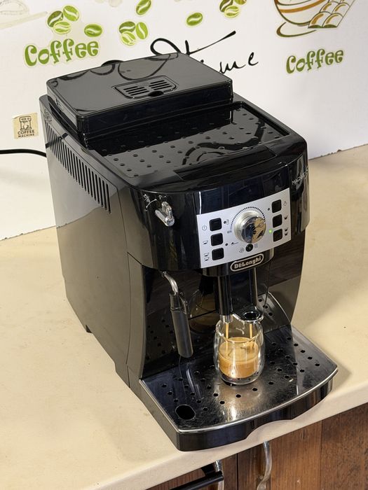 Кафемашина кафе автомат delonghi magnifica S с гаранция