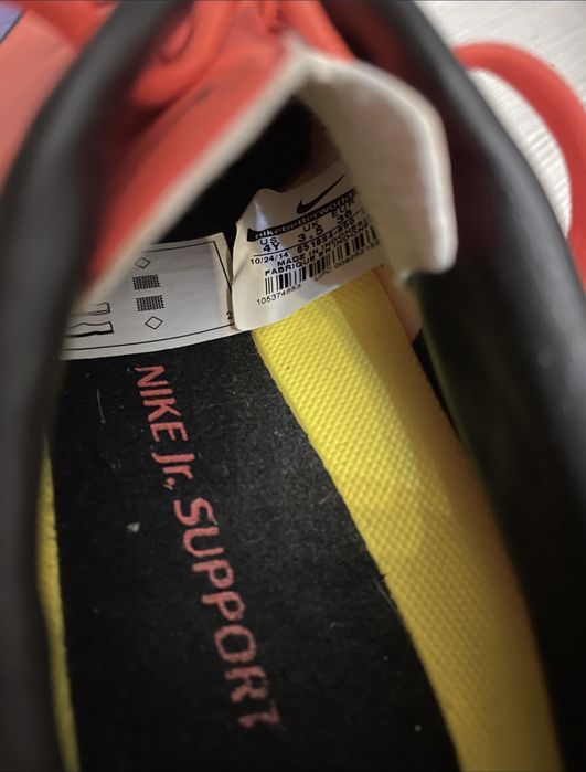 Nike Mercurial бутонки и Adidas стоножки