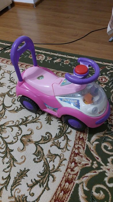 Продаются игрушечные машинки