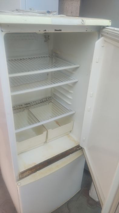 Холодильник рабочий