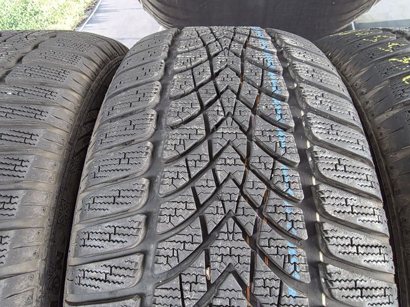 235/50/18 DUNLOP 4бр