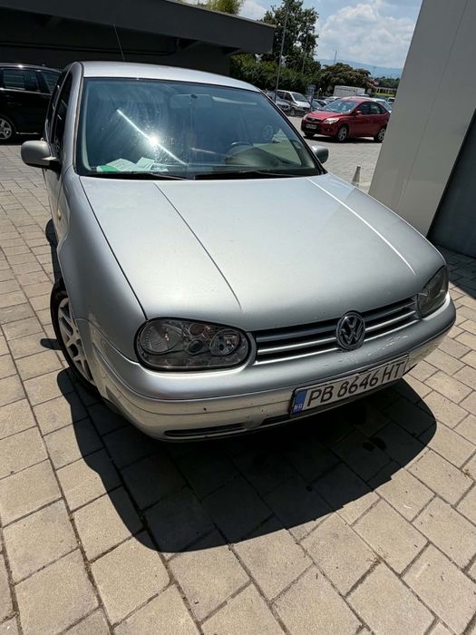 Продава се VW Golf 4 1.6