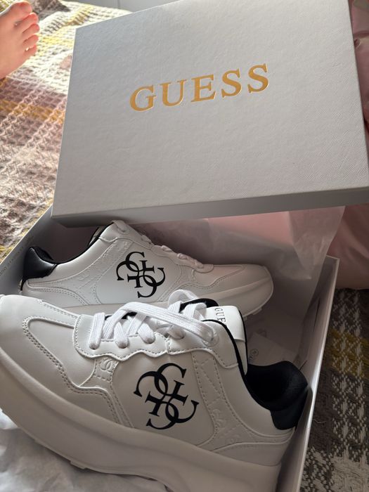 Маратонки Guess Luckei