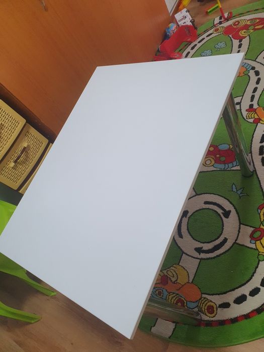 Masa bucătărie cu picioare metalice
