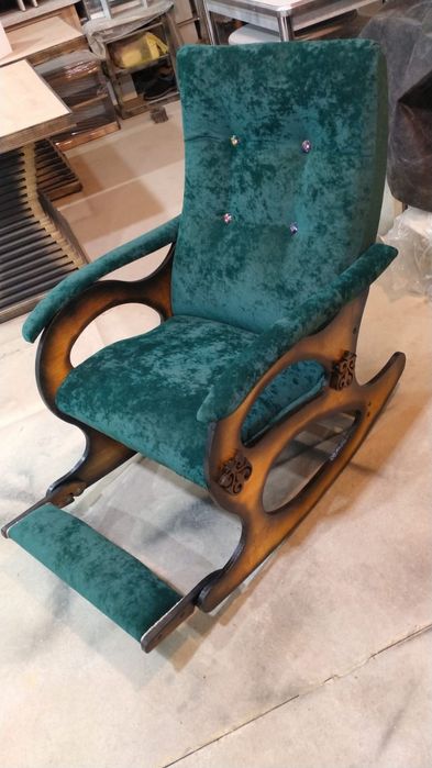 Продам новую кресло качалку!